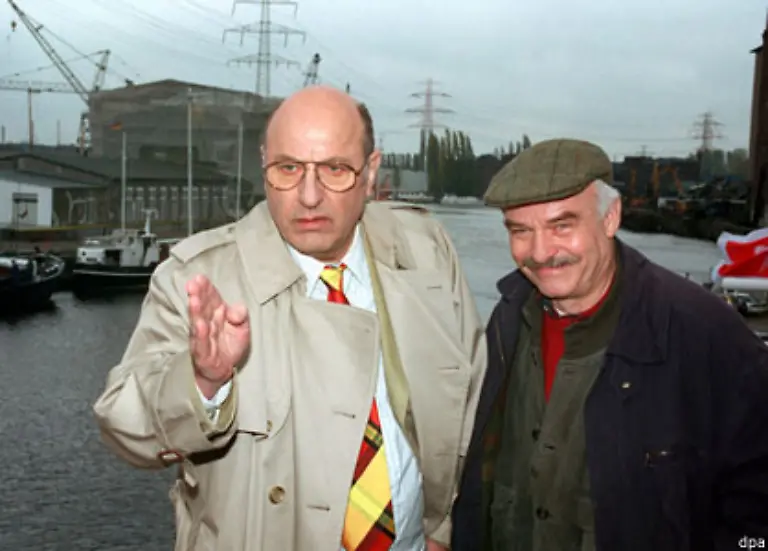 Ebenso-zum-festen-Begriff-wurden-die-singenden-Kommissare-Stoever-und-Brockmoeller-Manfred-Krug-und-Charles-Brauer-die-41-Mal-ermittelten-1984-bis-2001