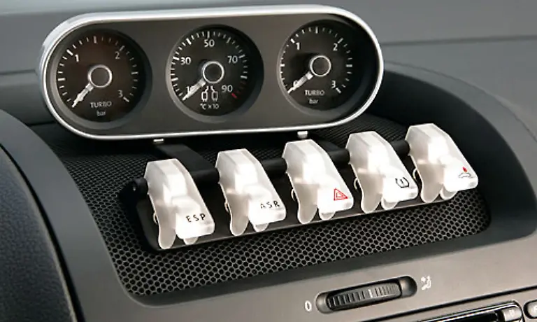 Das-groesste-Problem-war-laut-Ingenieuren-die-riesige-Maschine-mit-ausreichend-Luft-zu-versorgen-Dazu-wurde-die-C-Saeule-so-umfunktioniert-dass-sie-Luft-zum-Motor-leitet