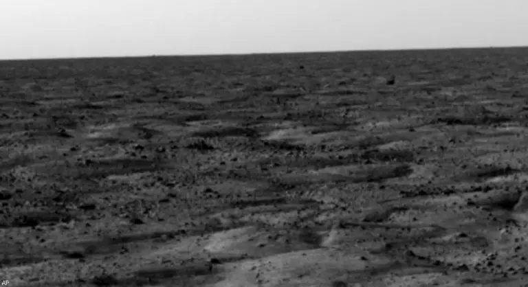 Vor-fuenf-Jahren-hatte-die-US-Sonde-Odyssey-bei-ihrem-Flug-um-den-Mars-in-der-Polarregion-Anzeichen-fuer-gefrorenes-Wasser-unter-der-Bodenoberflaeche-entdeckt