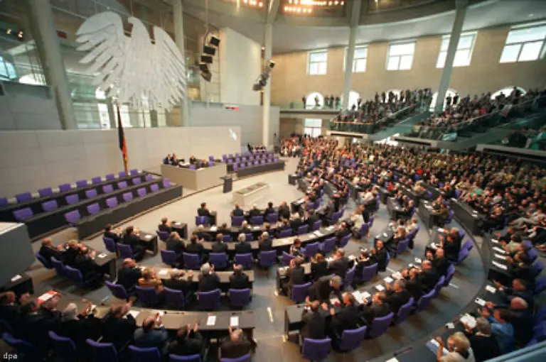 Bereits-jetzt-verfuegen-Union-und-FDP-nur-noch-ueber-eine-hauchduenne-Mehrheit-in-der-Bundesversammlung-die-sich-je-zur-Haelfte-aus-Bundestagsabgeordneten-und-aus-Delegierten-der-Laender-zusammensetzt