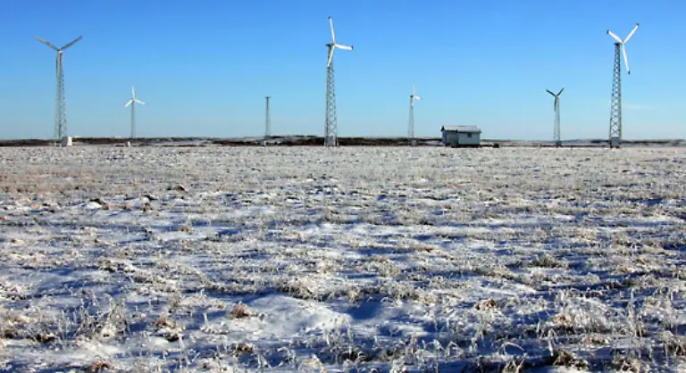 Auch-wenn-dies-nur-unsichere-Schaetzungen-sind-und-die-Produktionskosten-in-der-Arktis-etwa-zehnmal-hoeher-sind-als-am-Persischen-Golf-koennte-sich-das-Geschaeft-angesichts-steigender-Energiepreise-in-Zukunft-lohnen