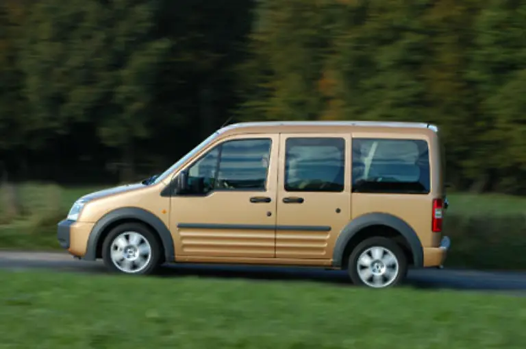 Zwar-ein-Lastentier-aber-kein-Umweltengel-Der-Ford-Tourneo-Connect-Kombi-1-8-TDCi-erreicht-immerhin-29-Punkte-aber-auch-bei-ihm-reicht-es-nur-fuer-einen-Stern