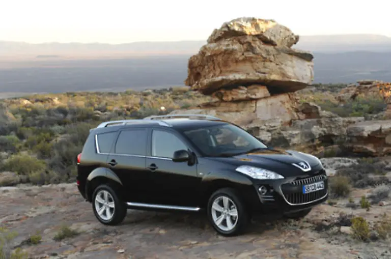Das-neue-SUV-von-Peugeot-4007-HDi-FAP-155-Platinum-schlaegt-sich-recht-gut-fuer-seine-Klasse-76-Punkte-und-vier-Sterne