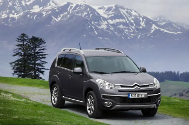 Auch-der-Citroen-C-Crosser-2-2-HDi-FAP-Executive-bekommt-76-Punkte-und-vier-Sterne