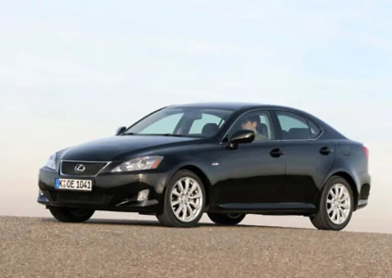 Der-Lexus-IS-220d-Luxuryschafft-es-auch-auf-76-Punkte-und-vier-Sterne