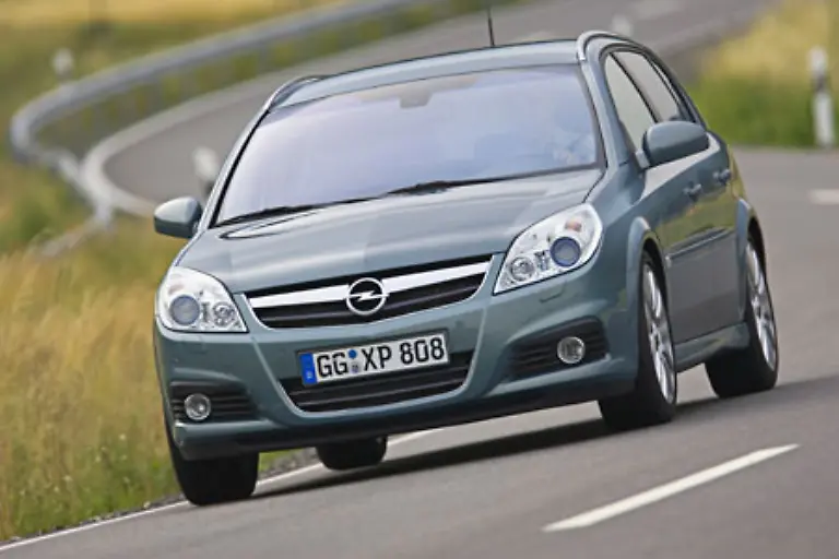 Opel-Signum-2-2-direct-Cosmo-79-Punkte-und-vier-Sterne