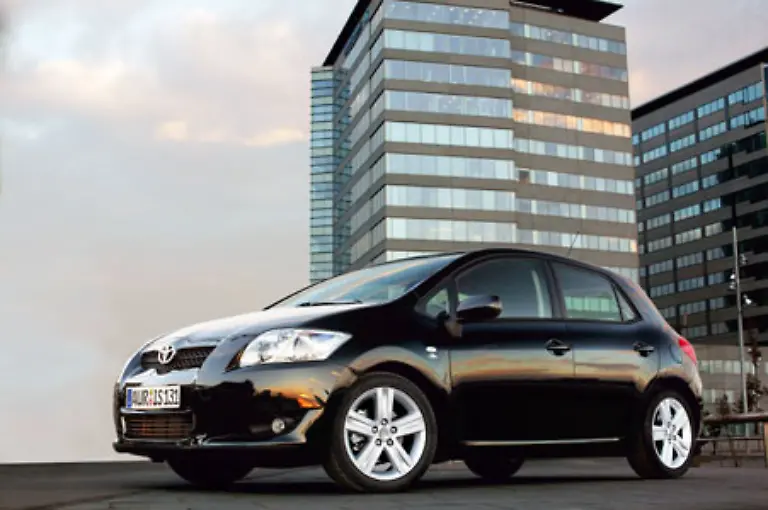 Toyota-Avensis-2-0-D-CAT-Executive-79-Punkte-und-vier-Sterne