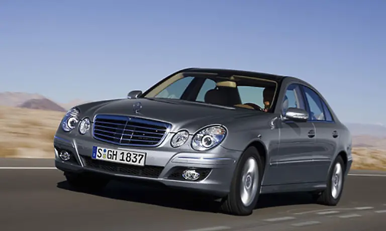 Mercedes-E200-Kompressor-Classic-80-Punkte-und-vier-Sterne