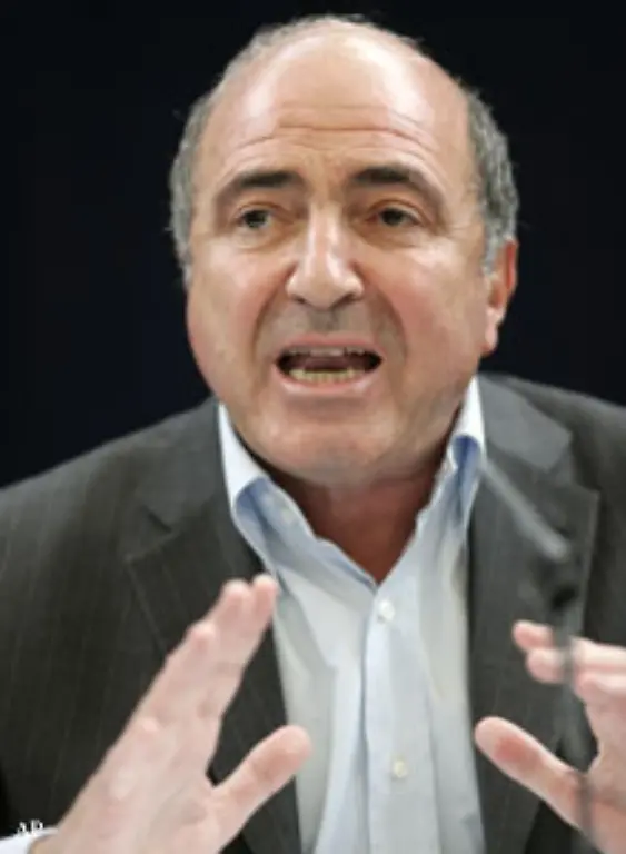 Putin-Gegner-Boris-Beresowski-fluechtet-nach-Grossbritannien-Beide-Medienunternehmer-hatten-sich-offen-gegen-Putin-gestellt-und-Oppositionspolitik-betrieben