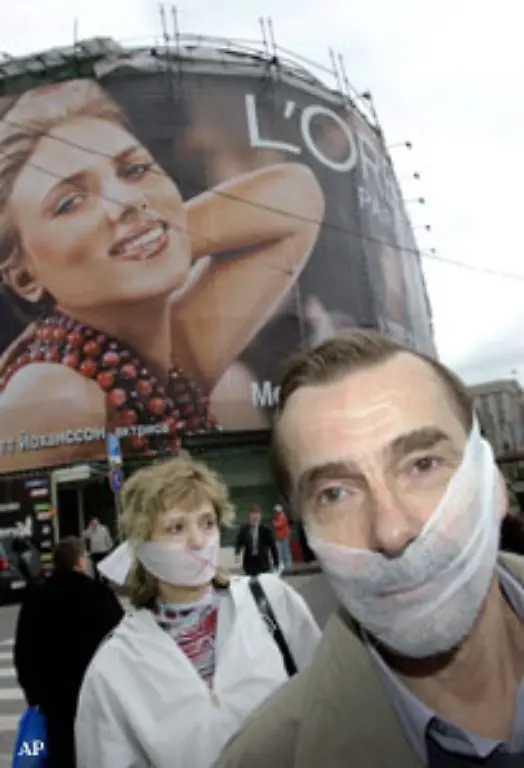 Denn-Chodorkowski-gab-nicht-nur-der-Opposition-Geld-seine-Stiftung-unterstuetzte-auch-nichtstaatliche-Organisationen-die-sich-gegen-Putin-stellten