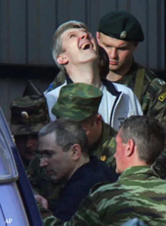 Erst-auf-den-letzten-Seiten-wird-das-Gericht-das-Strafmass-wegen-Betrugs-Steuerhinterziehung-und-Bildung-einer-kriminellen-Vereinigung-verkuenden