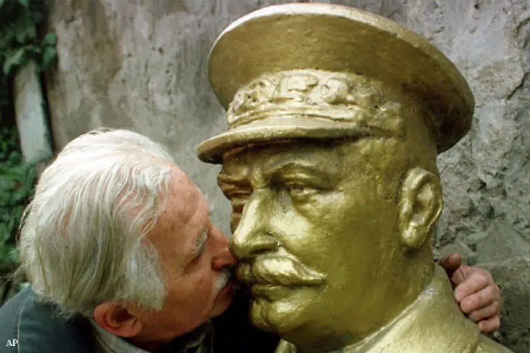 Die-Journalistin-Anna-Politkovskaja-wahrlich-keine-Freundin-der-Oligarchen-spricht-von-einem-Schauprozess-und-zieht-Parallelen-zur-Stalinzeit