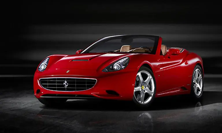 Der-neue-GT-von-Ferrari-Die-Szene-brodelt-seit-Anfang-Mai-die-Nachricht-bekannt-wurde-dass-Ferrari-einen-neuen-Gran-Turismo-auf-die-Beine-stellen-will