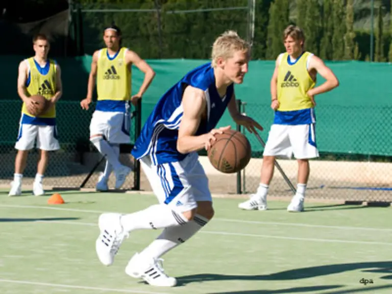 Fussball-Profis-Basti-Schweinsteiger-jawohl