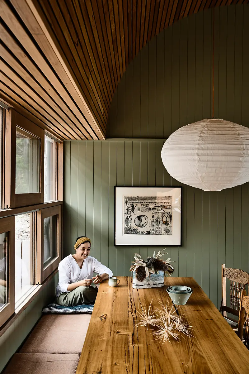 p-273-PhotoDerekSwalwell-OutoftheWoods-gestalten2020