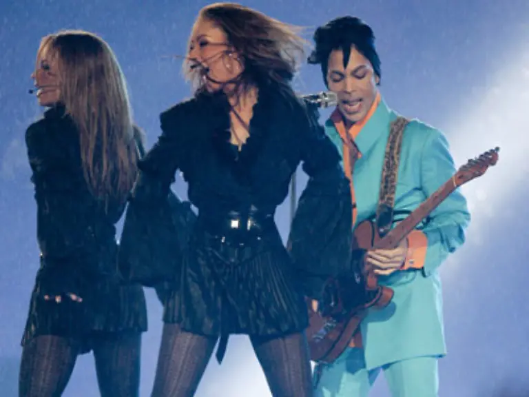 Ihm-wurden-Affaeren-mit-Kim-Basinger-Madonna-Carmen-Electra-und-Sheena-Easton-nachgesagt