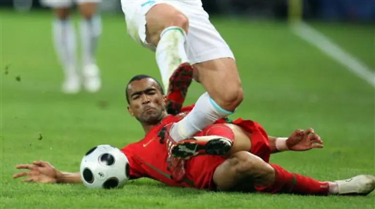 Das-deutliche-Chancenplus-hatten-die-Portugiesen-weil-den-Tuerken-der-letzte-entscheidende-Ball-regelmaessig-misslang