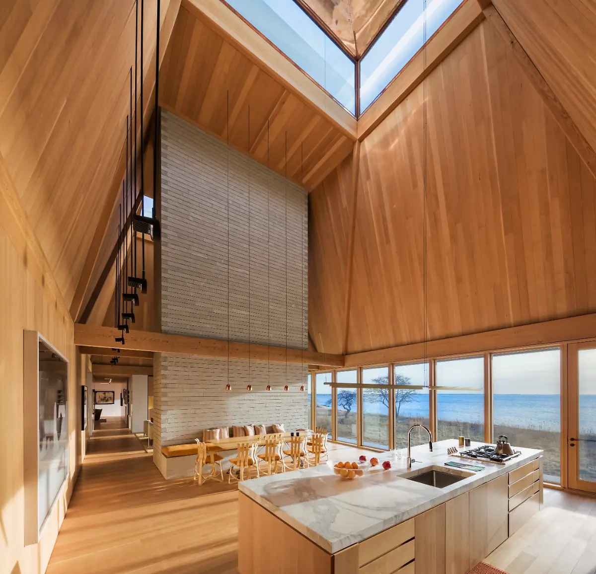 NICHT-VERWENDEN-p-136-137-PhotoJeff-Goldberg-Esto-OutoftheWoods-gestalten2020