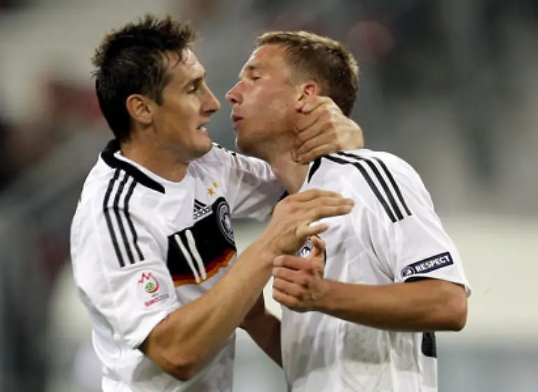 Das-Glueck-fuer-Klose-und-Deutschland-Podolski-stand-goldrichtig