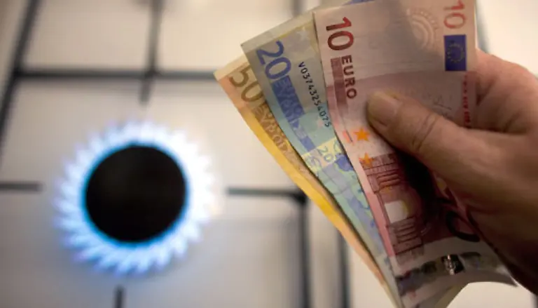 Je-teurer-das-Oel-wird-desto-teurer-wird-fuer-die-Deutschen-auch-das-Erdgas