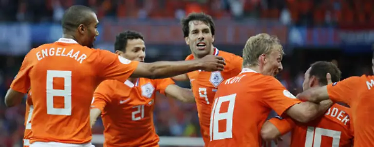 Nur-fuenf-Minuten-spaeter-zelebrierte-Oranje-Traumfussball