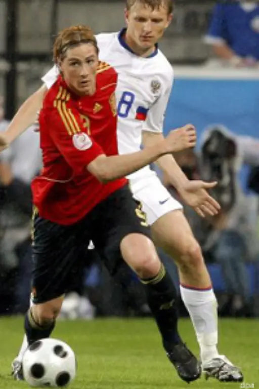 Als-Fernando-Torres-vorn-in-der-20-Minute-Denis-Kolodin-hinten-auf-der-linken-Seite-schwindlig-spielt