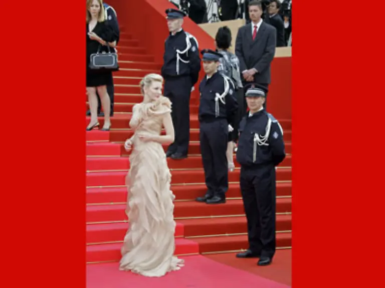 Nur-wenige-Wochen-nach-der-Geburt-ihres-dritten-Sohnes-zeigte-sich-die-australische-Actrice-fast-genauso-schlank-wie-immer-bei-den-Filmfestspielen-in-Cannes