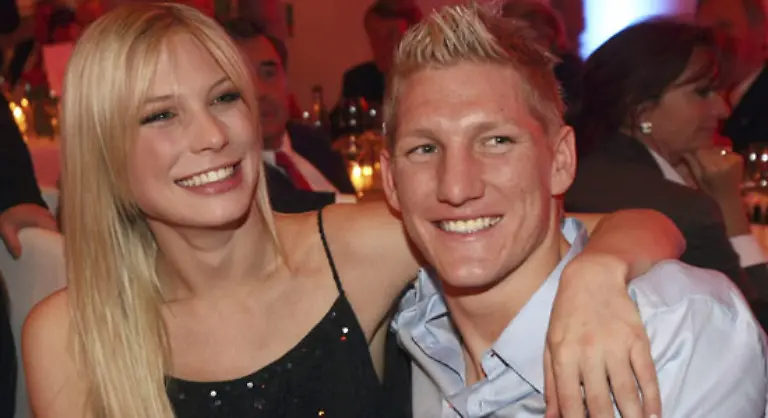 Ferner-sollte-sie-sich-gerne-in-der-Oeffentlichkeit-bewegen-und