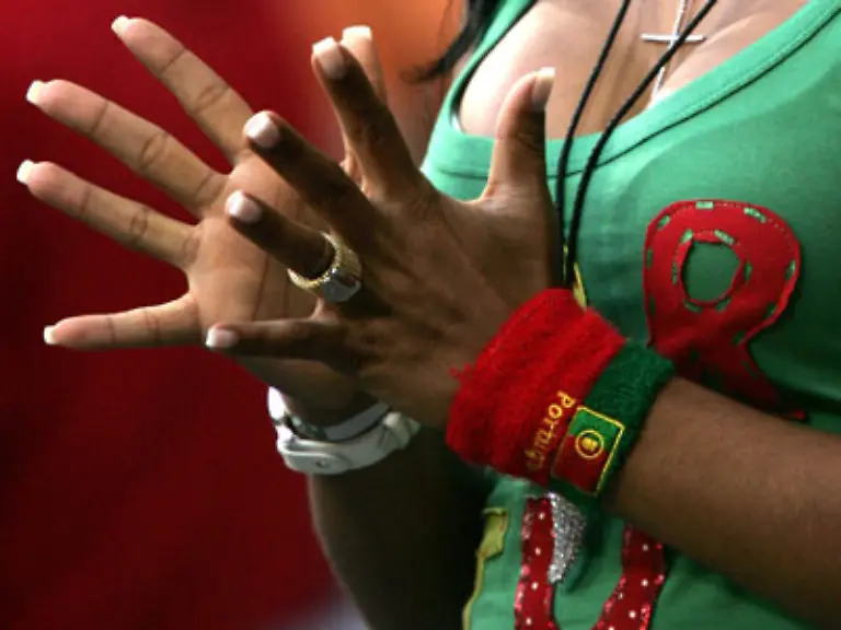 Gehen-Sie-einfach-in-ein-Nagelstudio-Ihrer-Wahl-und-sagen-Sie-Einmal-Spielerfrauen-Art-bitte-dann-wissen-die-Damen-da-schon-Bescheid