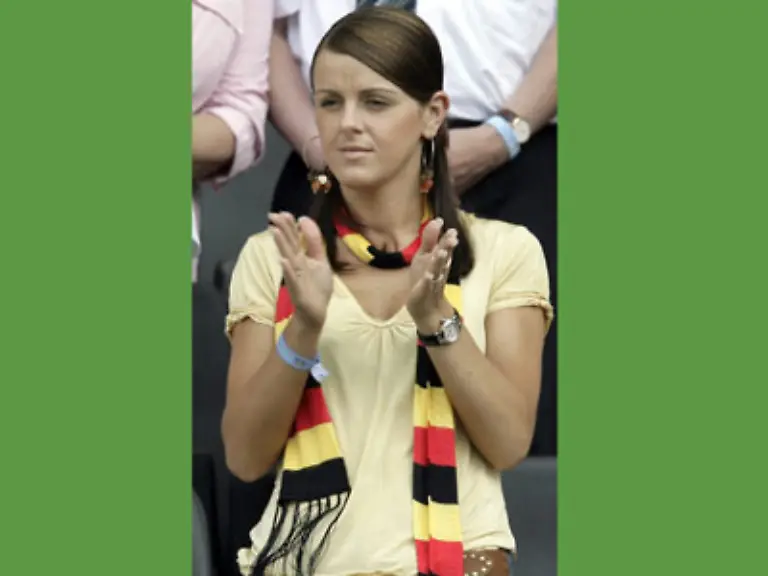 Und-zur-Soldarisierung-mit-den-Fans-Deutschlandzubehoer