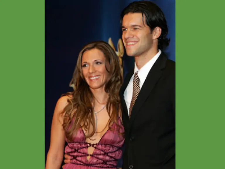 Nun-haben-selbst-einige-Begleiterinnen-der-deutschen-Profis-ihre-Zurueckhaltung-aufgegeben