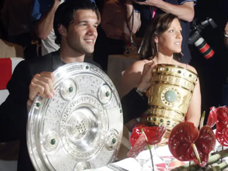 oder-wie-England-Profi-Michael-Ballack-der-seine-Simone-im-Juli-in-Muenchen-heiraten-will-und-mit-ihr-Louis-6-Emilio-5-und-Jordi-3-hat