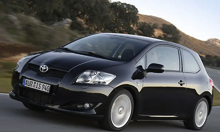 Modell-Toyota-Auris-Leistung-126-PS-Verbrauch-5-7-l-100-km-Leergewicht-1460-kg-CO2-Emission-151-g-km-Zielwert-EU-138-g-km-Differenz-13