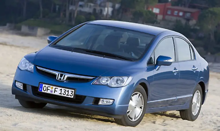 Modell-Honda-Civic-Fuenf-Tuerer-Leistung-83-PS-Verbrauch-5-9-l-100-km-Leergewicht-1240-kg-CO2-Emission-139-g-km-Zielwert-EU-128-g-km-Differenz-11