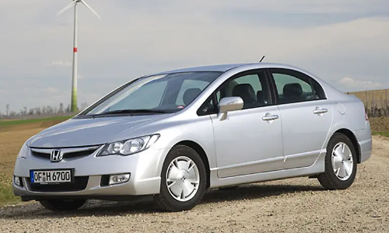 Modell-Honda-Civic-Hybrid-Leistung-95-PS-Verbrauch-4-6-l-100-km-Leergewicht-1368-kg-CO2-Emission-109-g-km-Zielwert-EU-134-g-km-Differenz-25