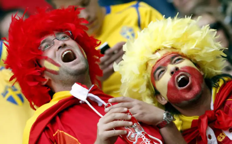 Wenn-sich-am-2-Vorrundenspieltag-einer-Gruppe-die-beiden-Auftaktsieger-gegenueberstehen-duerfen-die-Fans