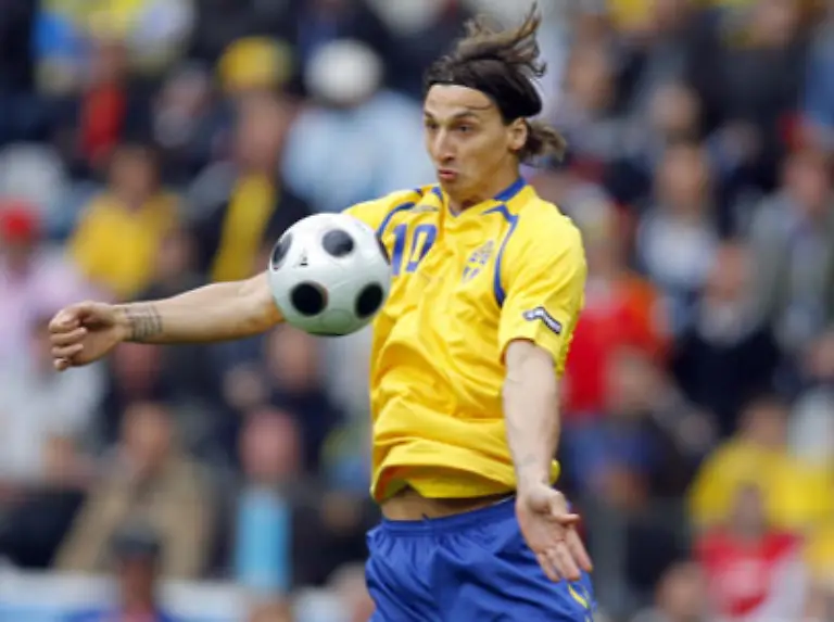 Statt-gegen-Zlatan-Ibrahimovic-so-zu-verteidigen-wie-man-es-von-einem-Weltklassemann-erwarten-kann