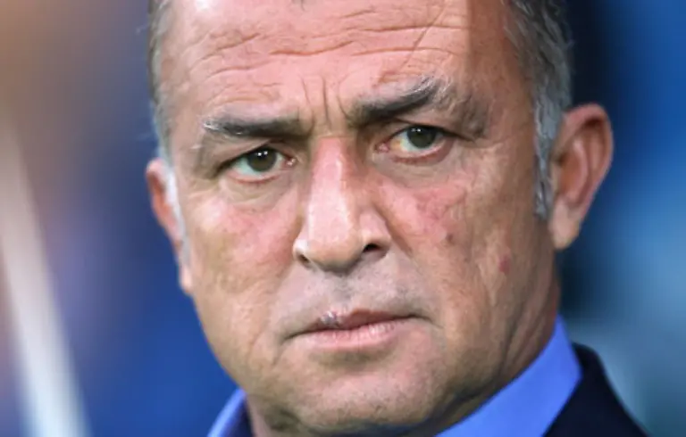 das-Team-von-Fatih-Terim-zunaechst-vor-allem-sicher-in-der-Abwehr