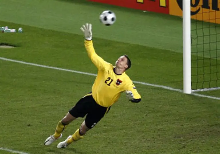und-Keeper-Macho