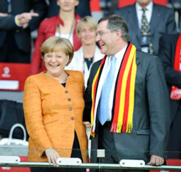 und-unsere-Kanzlerin-zeigt-sich-wieder-von-ihrer-volkstuemlichen-Seite