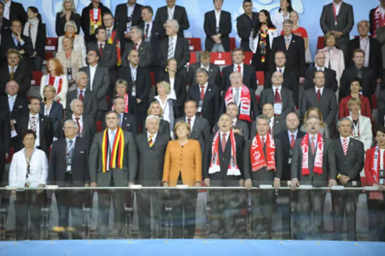 wobei-sich-das-mit-der-Spannung-vielleicht-doch-mehr-auf-das-Fussballspiel-bezieht