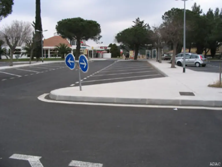 Dabei-sind-die-Kriterien-des-ADAC-eigentlich-leicht-zu-erfuellen-Dazu-gehoeren-Uebersichtlichkeit