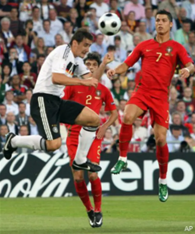 Klose-ueberwand-damit-zugleich-nach-375-torlosen-Minuten