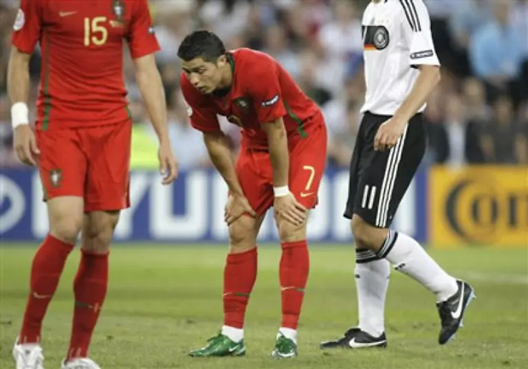 So-gefaehrlich-wie-in-der-Nachspielzeit-der-ersten-Haelfte-als-Ronaldo-mit-rechts-links-vorbeigeschlenzt-hatte