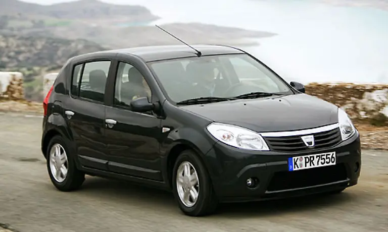Mit-140-000-Einheiten-schob-sich-der-Markenverbund-knapp-vor-Toyota-Mehr-als-17-000-Autos-wurden-von-der-Marke-Dacia-verkauft