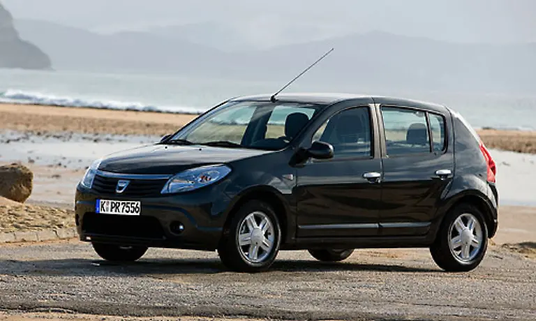 Mit-4-02-Meter-hat-der-neue-Dacia-die-gleiche-Laenge-wie-der-neue-Renault-Clio-Auf-dessen-Plattform-wird-der-Sandero-auch-gebaut
