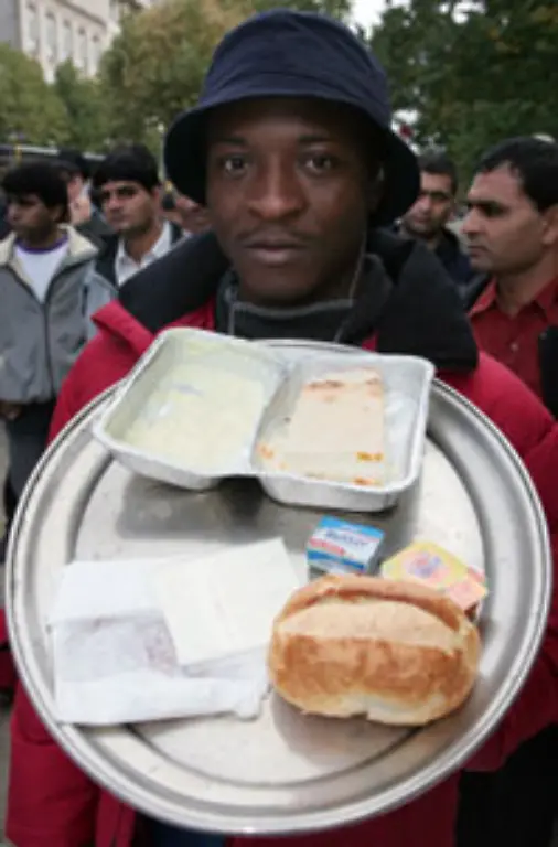 Erstmals-seit-vier-Jahren-steigt-auch-die-Zahl-der-weltweit-gestellten-Asylantraege-wieder-647-200-Menschen-versuchen-dauerhaft-als-Fluechtlinge-anerkannt-zu-werden-und-ein-Bleiberecht-zu-bekommen