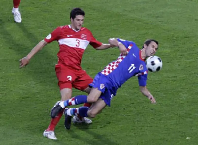 3-Hakan-Balta-Galatasaray-Istanbul-25-12-1-Immer-offensiv-sehr-guter-linker-Fuss