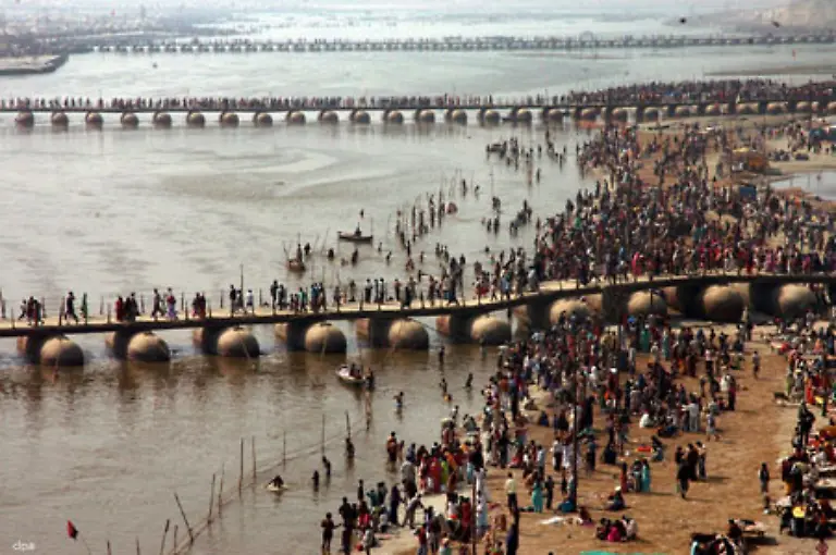 In-diesem-Fall-verringert-sich-drastisch-der-Wasserzufluss-fuer-alle-wichtigen-Fluesse-Asiens-fuer-den-Ganges-den-Yangtse-und-den-Gelben-Fluss