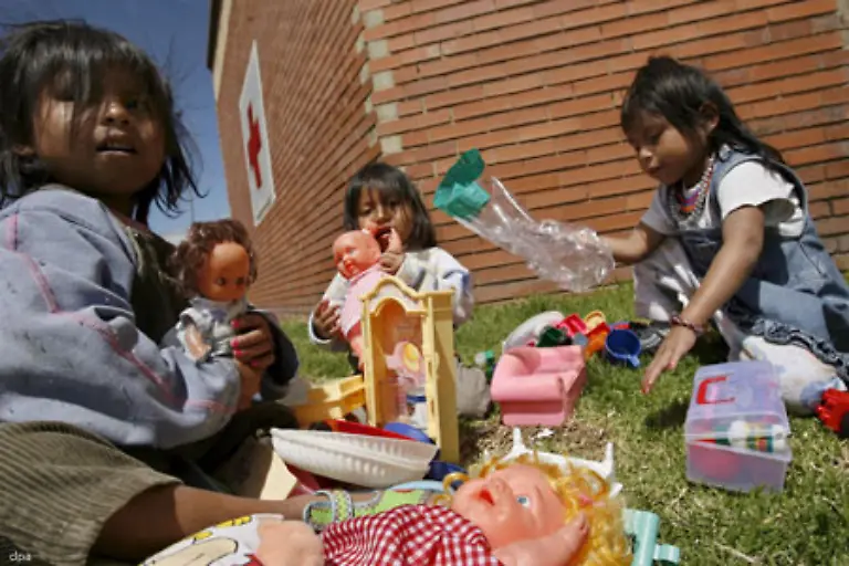 Doch-wie-so-haeufig-gibt-es-auch-hier-ein-Verteilungsproblem-Waehrend-es-in-Elendsvierteln-von-Bogota-nur-alle-drei-Tage-fliessendes-Wasser-von-zweifelhafter-Qualitaet-gibt